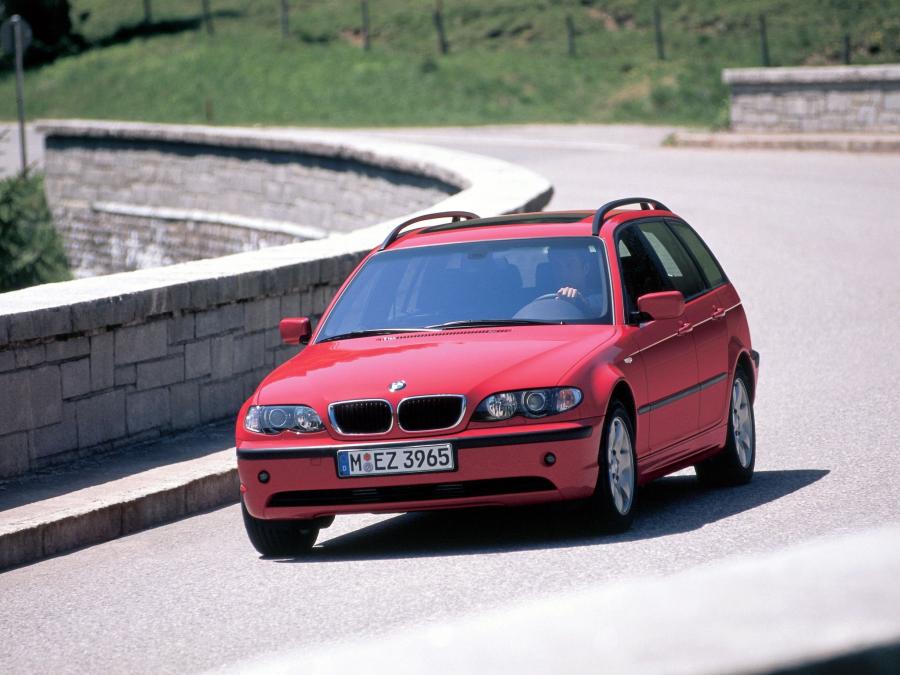  BMW 318i Touring 2001 года  (фото 7 из 8)